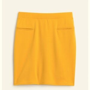 Le Lis pull on Knit Skirt, Mustard yellow‎ size medium soft, stretchy, and cute!